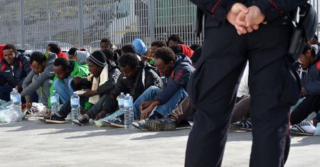 IS wykorzysta imigrantów uciekających do Europy? Przechwycono wiadomości dżihadystów
