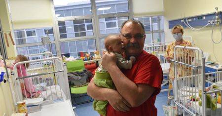 Dzieci bez opieki lekarskiej? "Potrzeba cztery razy więcej pediatrów"