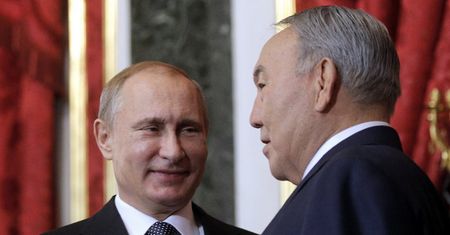 Kazachstan przed prezydenckimi wyborami - boi się kryzysu gospodarczego i... Rosji