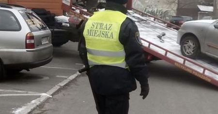 Strażnicy miejscy z Poznania podejrzani o branie łapówek
