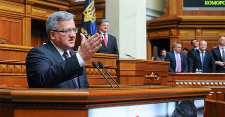 Drobna wpadka Bronisława Komorowskiego ws. przemówienia w ukraińskim parlamencie