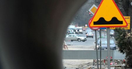 Uwaga na utrudnienia ruchu. W Krakowie zaczyna się sezon remontów nakładkowych