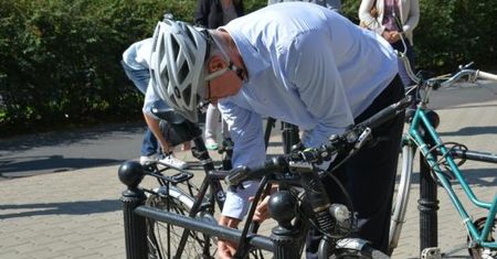 Władze Poznania chcą, aby jak najwięcej uczniów do szkół dojeżdżało rowerami