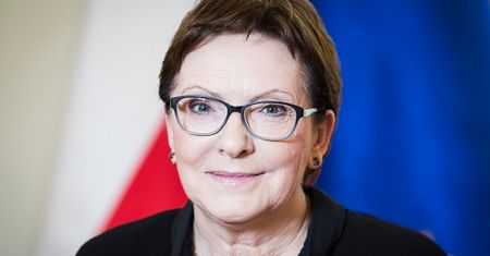 Ewa Kopacz: ekshumacje mają udowodnić tezę Antoniego Macierewicza