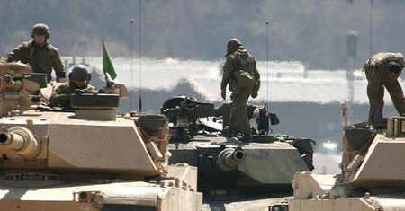 Cztery sojusznicze bataliony nie obronią wschodniej flanki NATO przed Rosją. Ale nie o to chodzi