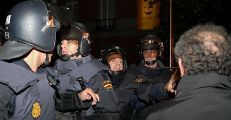 Hiszpania: zatrzymano dwóch Marokańczyków powiązanych z IS. Planowali zamachy w Europie