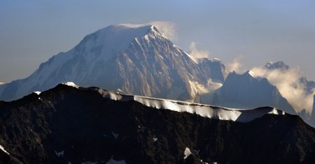 Najwyższa góra Europy "skurczyła" się o metr