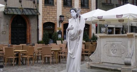 Nie każdy artysta może zarabiać na starówkach polskich miast
