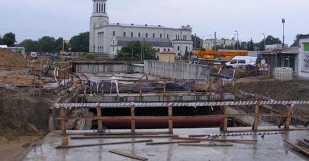 Kiedy skończą budowę tunelu pod torami na Dębcu? Bukmacherzy przyjmują zakłady