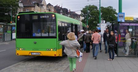 Remonty w Poznaniu - kierowcy stoją w korkach, pasażerowie MPK jakoś sobie radzą