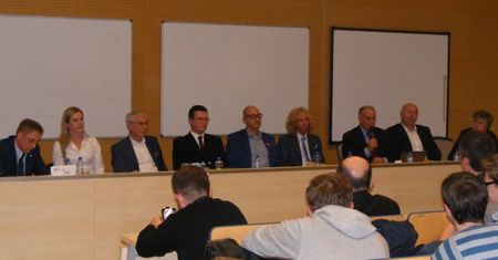 Kandydaci do Sejmu z Poznania debatowali na UAM