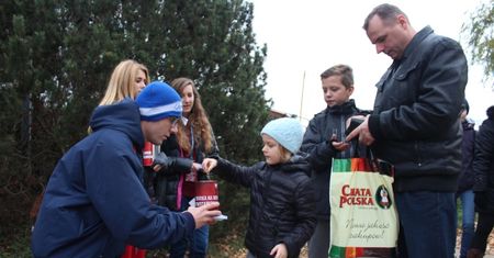 Kibice Lecha zebrali na renowację grobów powstańczych ponad 185 tys. zł!