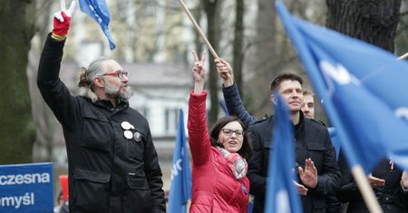 Poseł PiS o KOD: doszło do zahamowania tej siły, przegrzali