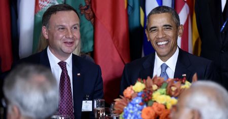 Rozmów Kaczyńskiego z ambasadorem USA było więcej. Coraz silniejsze sygnały ostrzegawcze Waszyngtonu wobec Polski