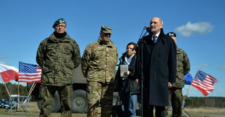 "Polityka": Sekrety Macierewicza