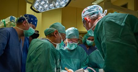 W Olsztynie kolejne operacje wszczepienia stymulatorów pacjentom w śpiączce
