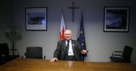 Lech Wałęsa rozpoczyna współpracę z Platformą Obywatelską