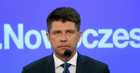 Sukces akcji #Misiewicze? Petru: będzie trwała nadal, apeluję do Polaków, aby zgłaszali kolejne przypadki