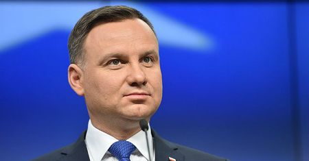 Marcin Makowski: "Prezydent Duda aresztuje internautę!" Jak brakiem kontekstu media bawią się w politykę