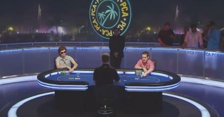 "Wprost": Pokerowa rozgrywka