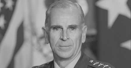 Generał John W. Vessey nie żyje. Miał 94 lata