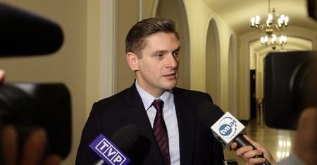 Posłowie PO chcą pozbawić immunitetu wiceministra Bartosza Kownackiego. Za słowa o "krwi na rękach"