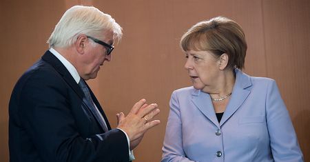 Polityka Niemiec na rozdrożu. "FAZ": rośnie spór o Rosję między kanclerz Angelą Merkel a szefem MSZ Frankiem-Walterem Steinmeierem