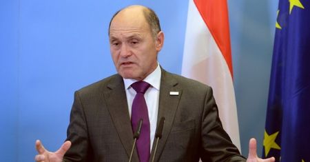 Szef MSW Austrii: pozwiemy Węgry, jeśli nie przyjmą z powrotem migrantów