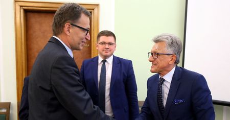 Sejmowa komisja za wyborem Jarosława Szarka na prezesa IPN