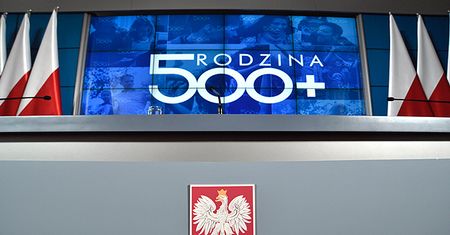 PO chce zmienić zasady programu 500+. Witczak: nasz priorytet to 500 zł na pierwsze dziecko