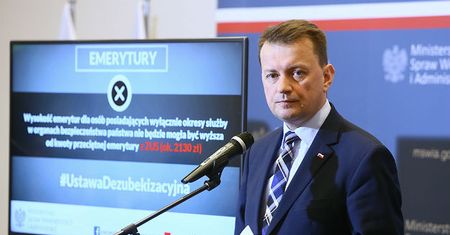 PiS chce obniżyć emerytury funkcjonariuszom SB. "Czuję się pokrzywdzony, jestem przygotowany na skierowanie sprawy do Strasburga"