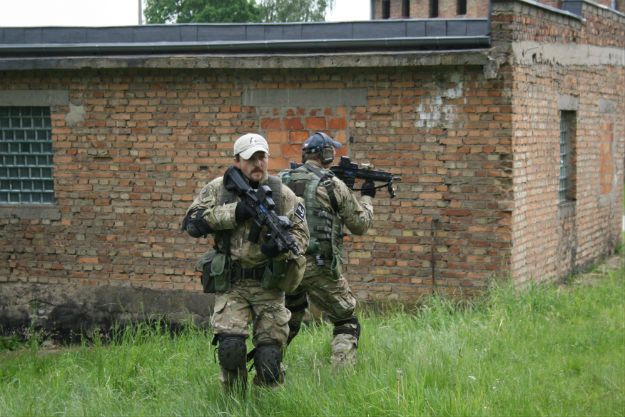 Dostaje się jeden na dziesięciu. Były operator GROM-u Naval zdradza kulisy selekcji do elitarnej jednostki