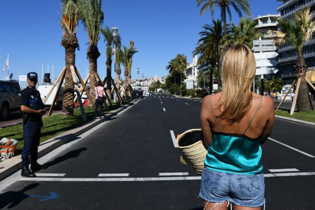 Promenade des Anglais w Nicei dzień po zamachu