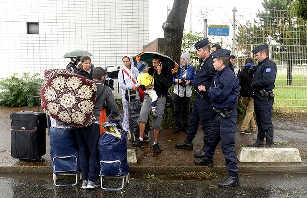 Policja zlikwidowała na przedmieściach Paryża najstarszy obóz Romów