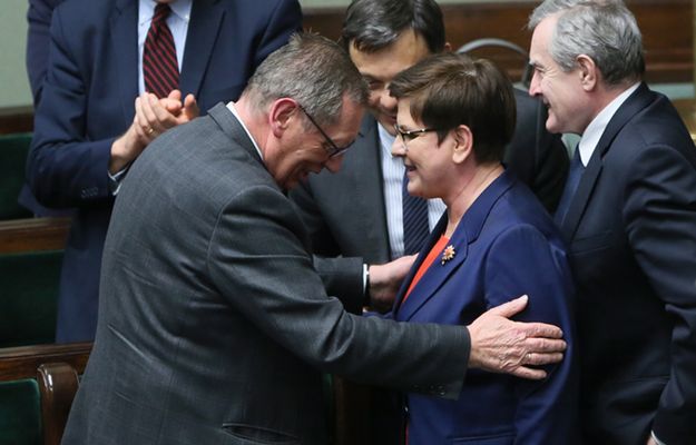 Premier Beata Szydło i minister środowiska Jan Szyszko