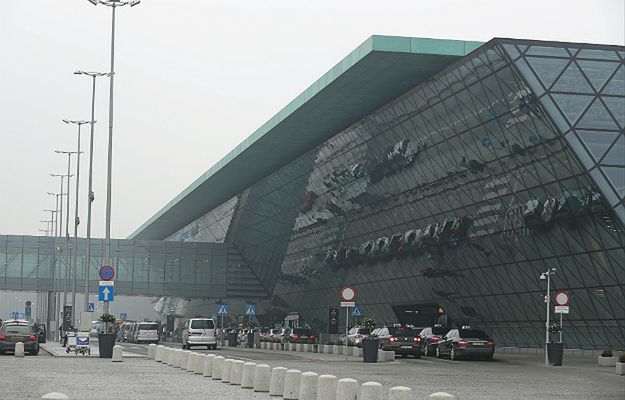Agresywny pasażer na lotnisku w Krakowie-Balicach