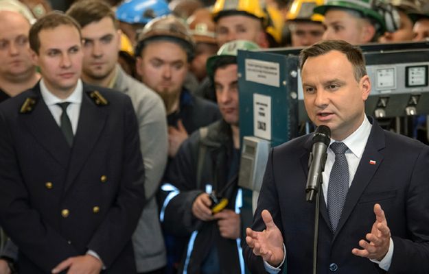 Prezydent: słyszę lament w gazetach, że pracownice się zwalniają z powodu 500+ i firmy mają problem. To dobrze, zapłaćcie im więcej. Po prostu