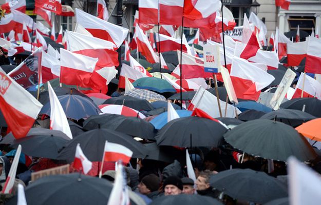 Zdjęcie archiwalne: Marsz Wolności i Solidarności w Warszawie, 13 grudnia 2015 r.