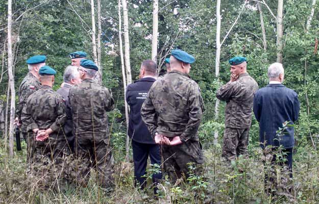 Saperzy przyjechali do Wałbrzycha. Zbadają teren przy 65. kilometrze