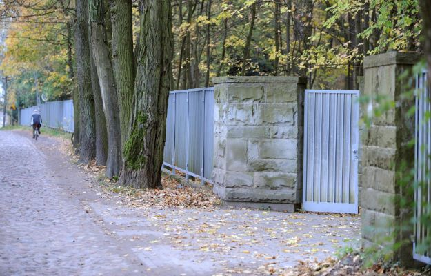 Płot okalający willę prezydenta RP w Klarysewie pod Warszawą