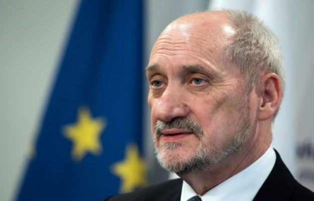 Włoski publicysta nazwał Antoniego Macierewicza przedstawicielem "polskiej nazistowskiej ultraprawicy"