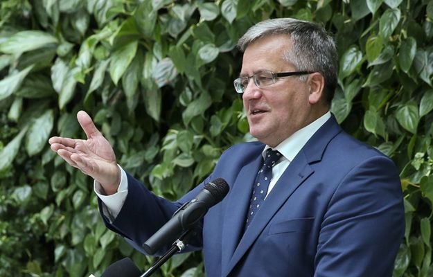 Bronisław Komorowski nagrodzony Białą Wstążką przez Centrum Praw Kobiet