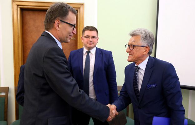 Przewodniczący sejmowej Komisji Sprawiedliwości i Praw Człowieka, poseł PiS Stanisław Piotrowicz i rekomendowany na prezesa IPN dr Jarosław Szarek