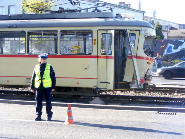 Wypadek w Poznaniu: zderzyły się samochody i tramwaje