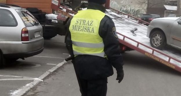Strażnicy miejscy z Poznania podejrzani o branie łapówek