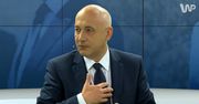 Brudziński oskarża Merkel. "Stwierdziła: przesuwamy uchodźców Polaczkom"