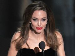 Angelina Jolie waży 40 kg!