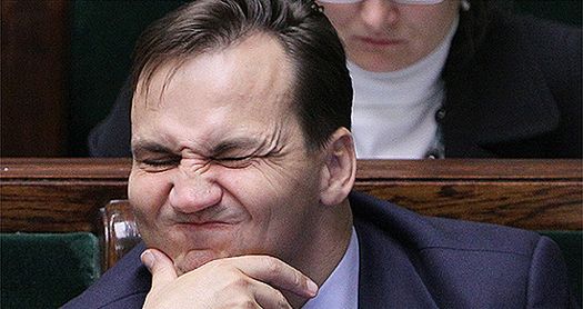 Radosław Sikorski zrobił Minę Miesiąca!