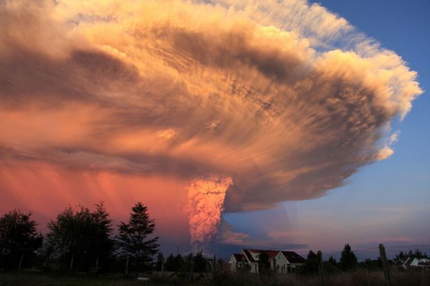 Erupcja wulkanu Calbuco, władze ogłosiły czerwony alert