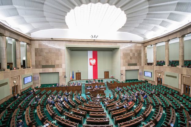 Ustawa o statusie sędziów Trybunału Konstytucyjnego w nocy w Sejmie. Posłowie zajmą się nią po godz. 1 w nocy